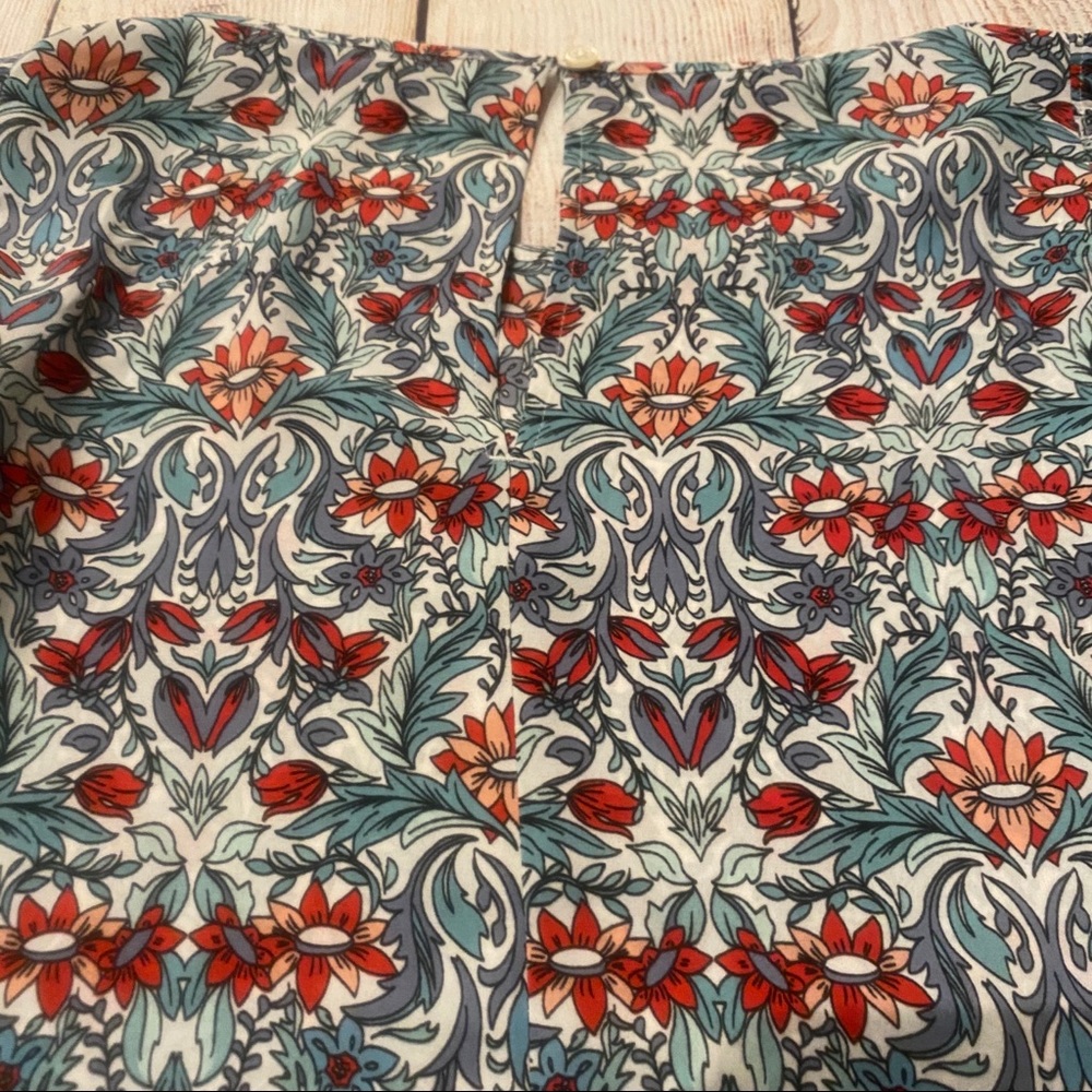 Loft Scroll Flutter Sleeve Top - image 5